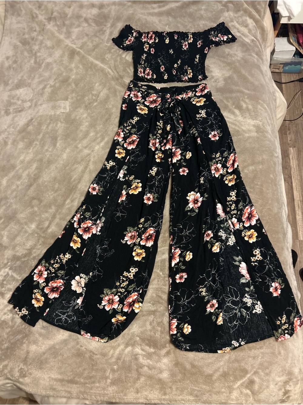 No Boundaries Black Floral Wide-Leg Pants and Crop Top Set
